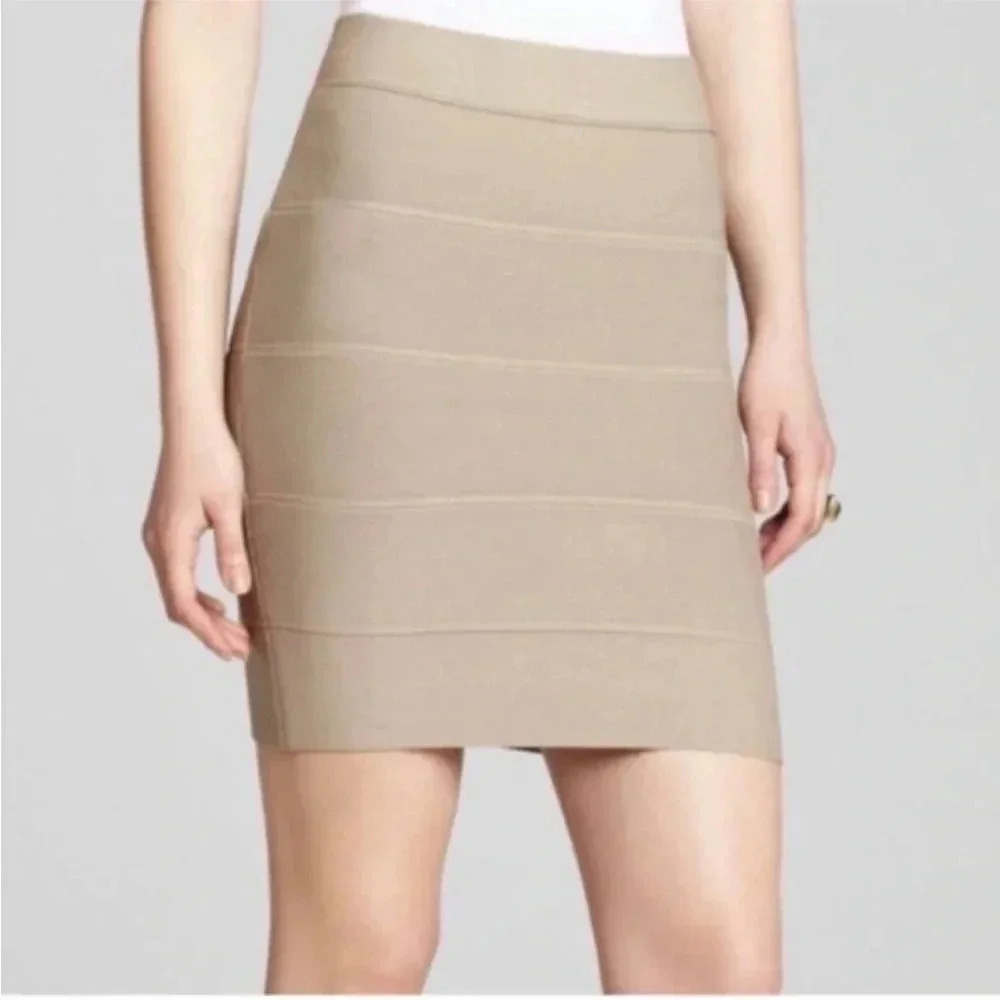 BCBG MaxAzria - ‘Simone’ power skirt in Khaki - Compression Fabric - med